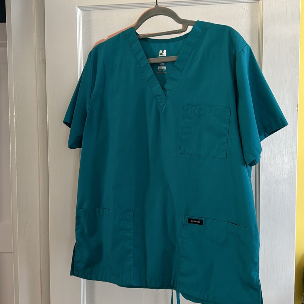 Scrub set. - Picture 2 of 2